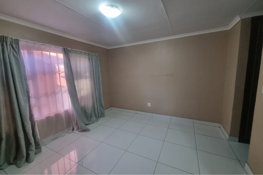 3 Bedroom Property for Sale in Ellaton North West